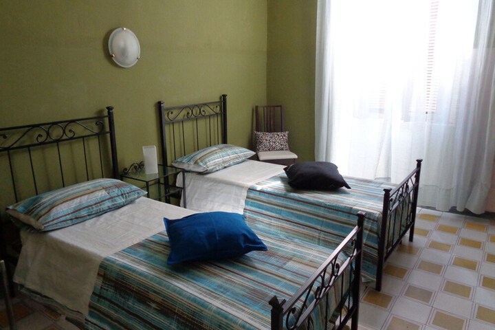 Room 15 of 37
