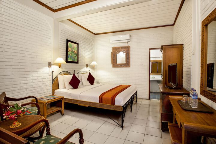 Room 30 of 47