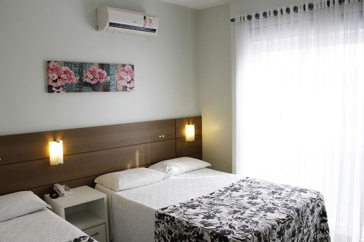 Room 6 of 27