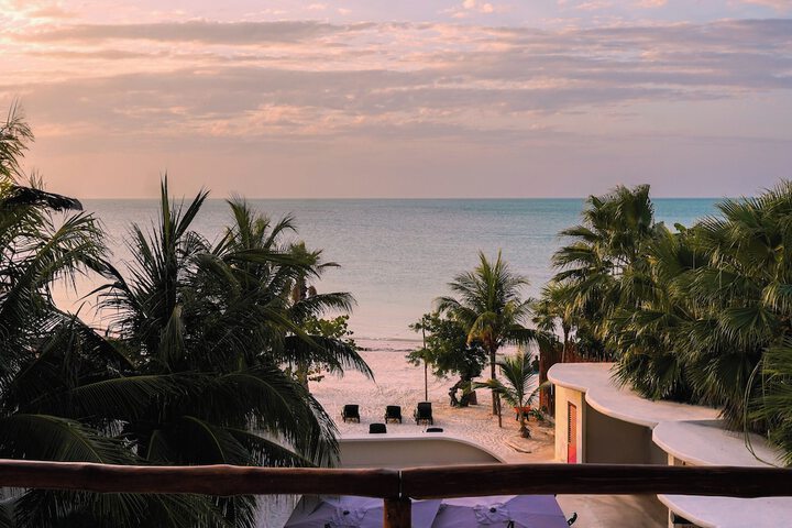 Beachfront Hotel Boutique DK