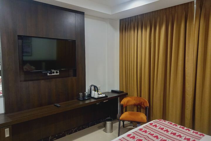 Room 10 of 25