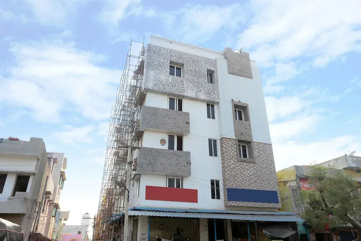 OYO 24576 Viswa Towers