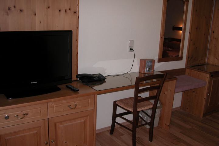 Room 9 of 66