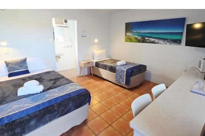 Room 8 of 28