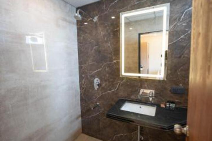 Room 8 of 35