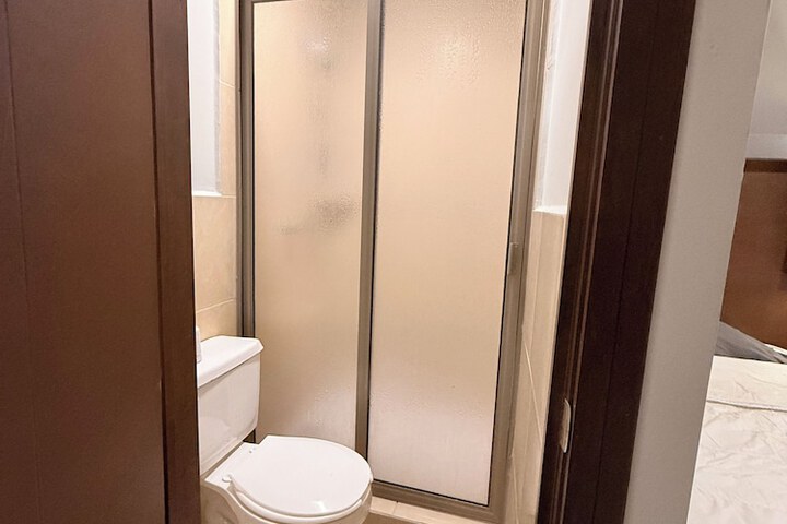 Room 22 of 28