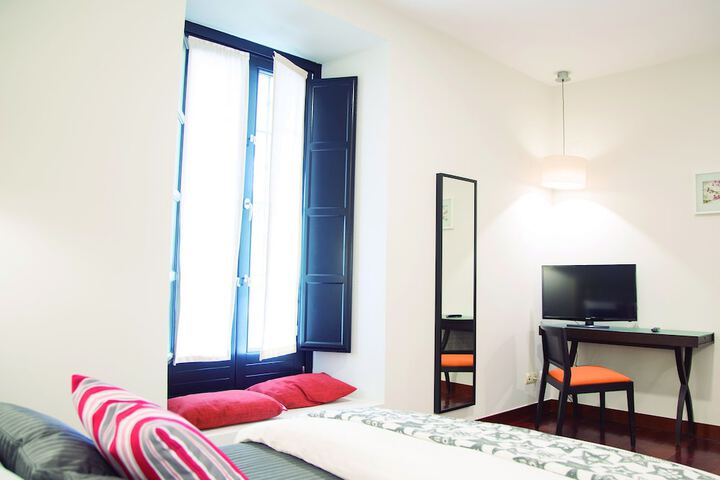 Room 5 of 75