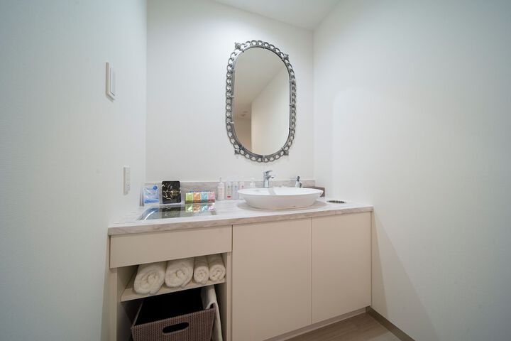 Room 33 of 71