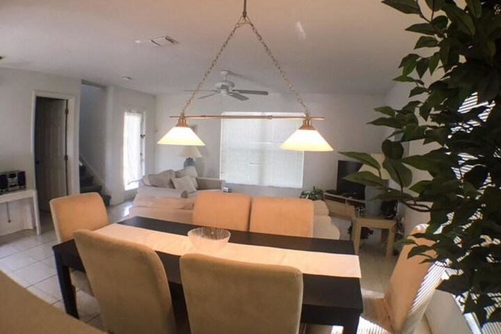 Room 9 of 15