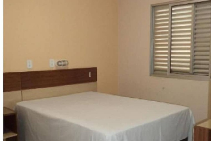 Room 13 of 35