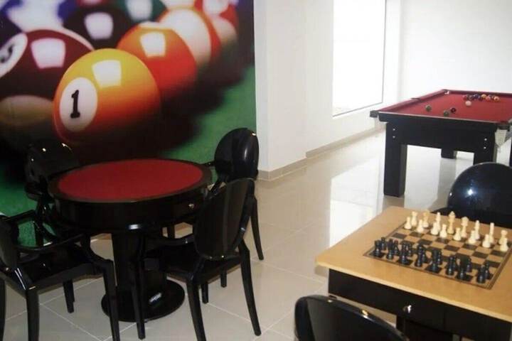 Room 8 of 16