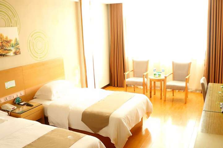 Room 14 of 38