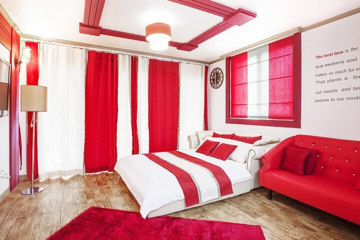 Room 6 of 34