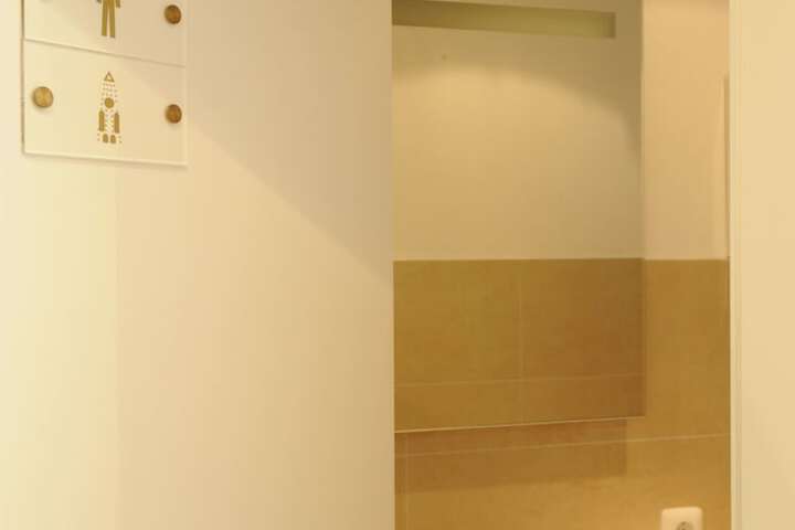 Room 34 of 53