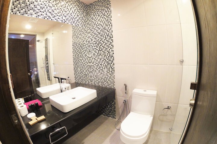 Room 9 of 40