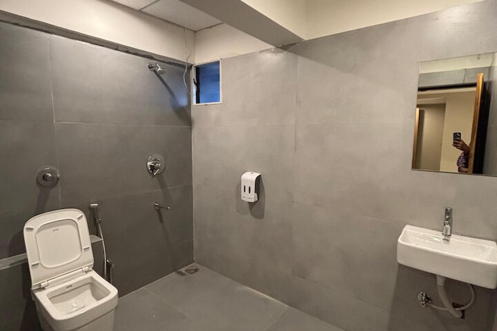Room 28 of 37