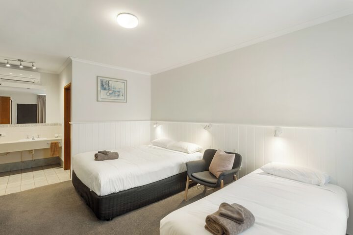 Room 9 of 73