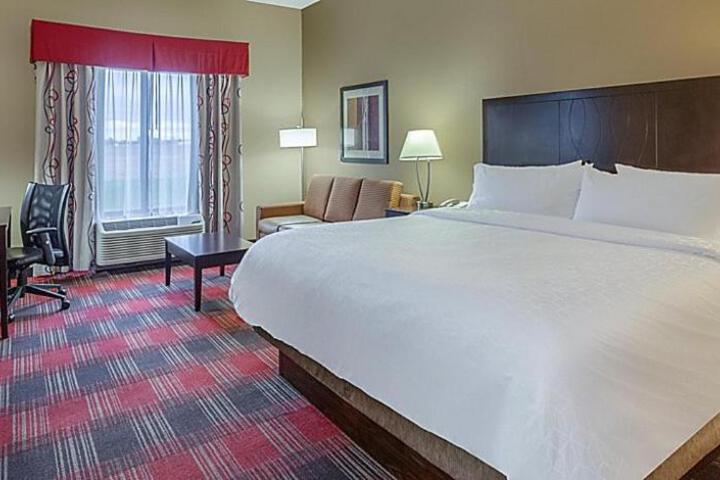 1 King Standard (19 of 27)