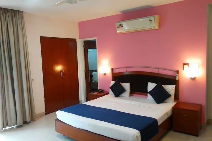 Room 7 of 28