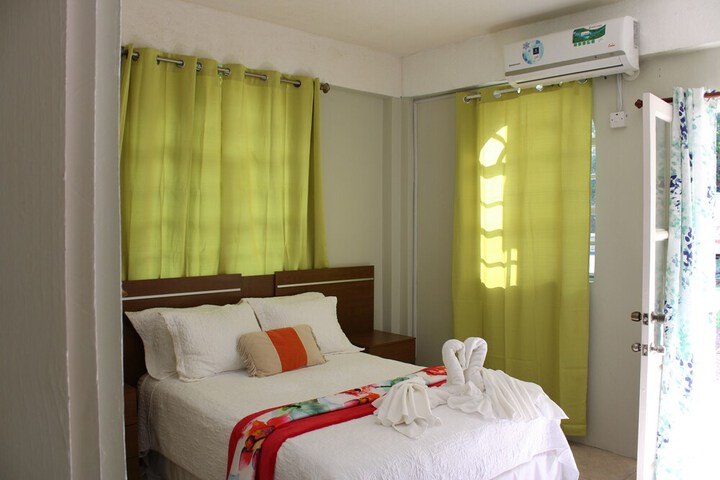 Room 6 of 85