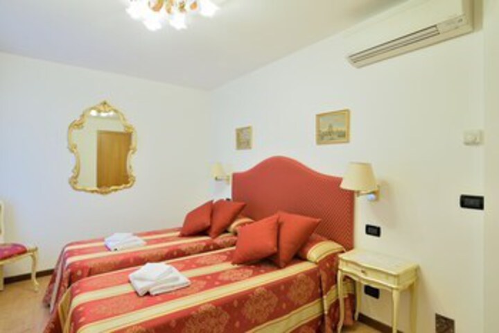Room 17 of 53