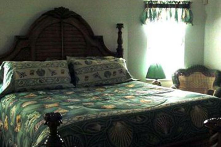 Room 13 of 22