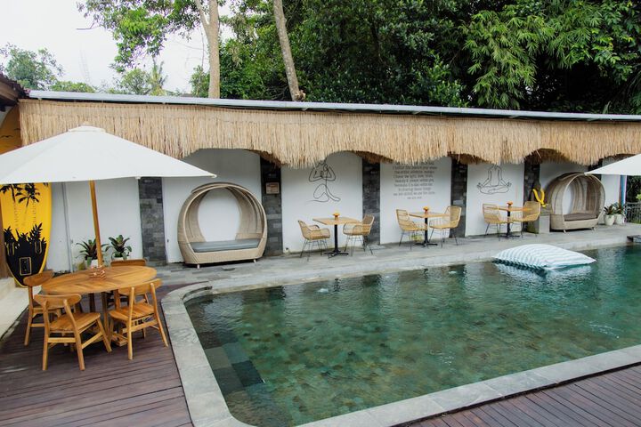 Pool 42 of 109