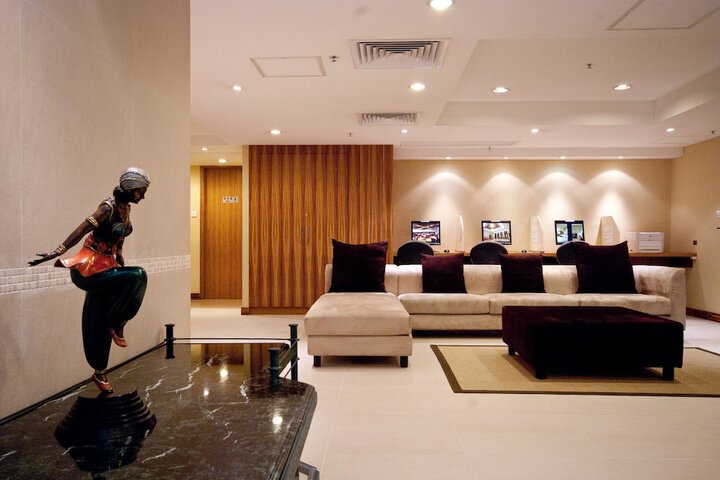 Business Center 36 of 37