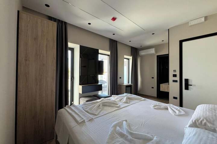 Room 51 of 85