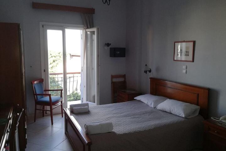 Room 9 of 44