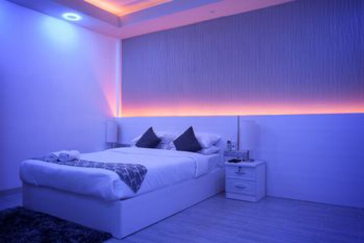 Room 16 of 38