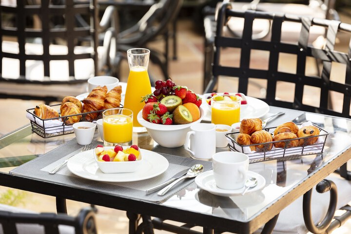 Breakfast/Coffee Service 84 of 103