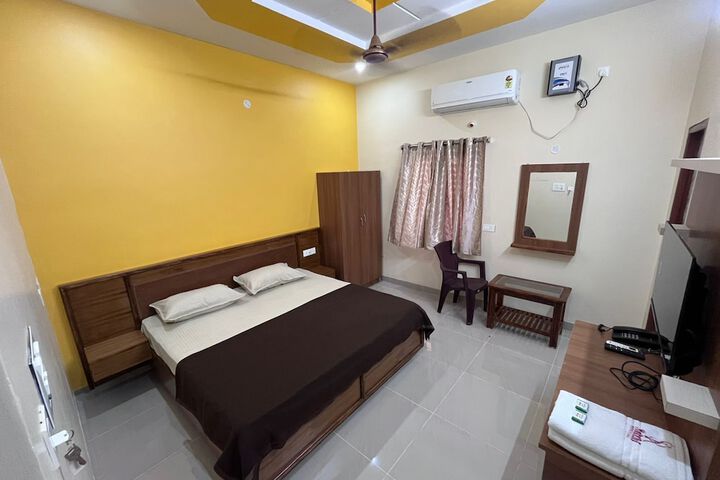 Room 7 of 39