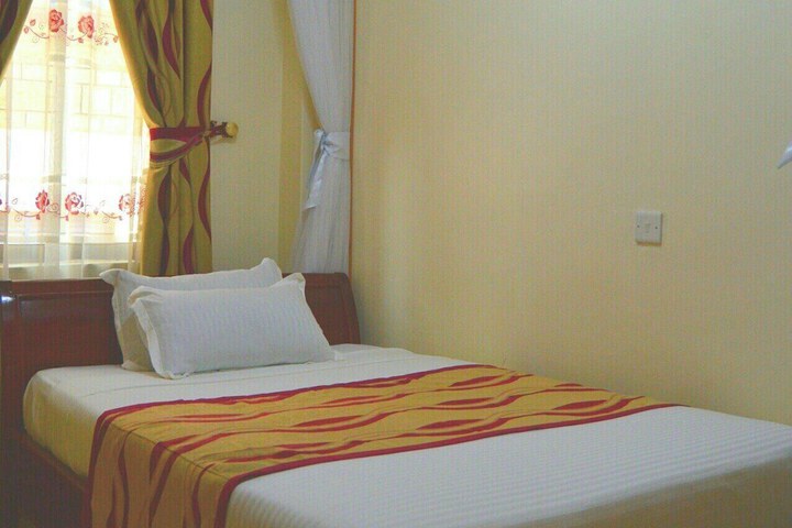 Room 5 of 19