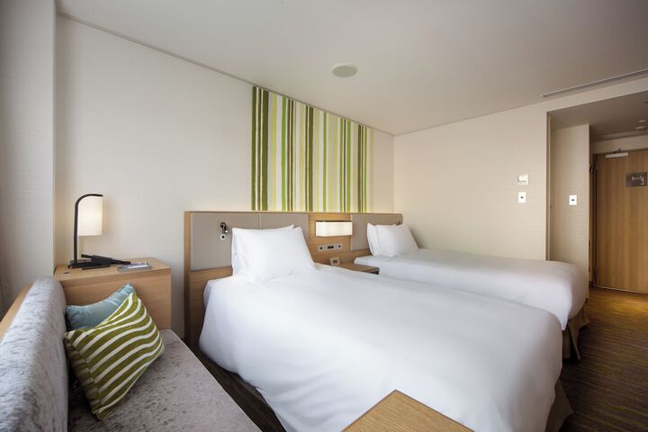 Room 26 of 169