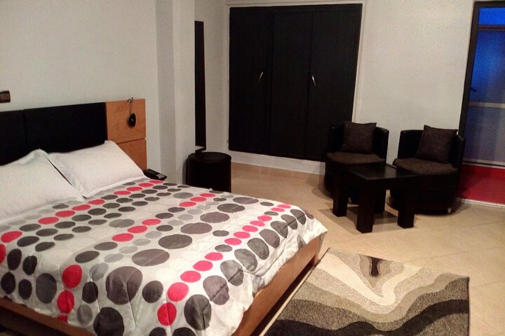 Room 9 of 31