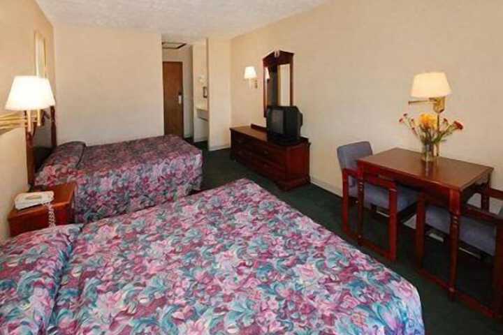 Room 8 of 37