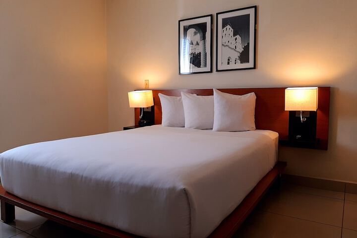 Room 4 of 51
