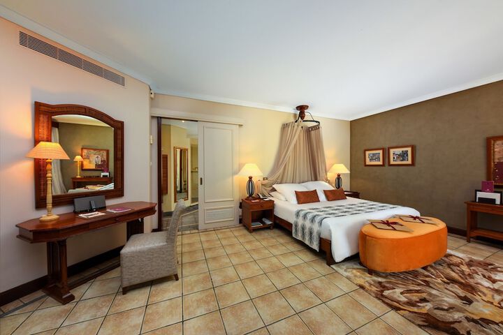 Room 2 of 64