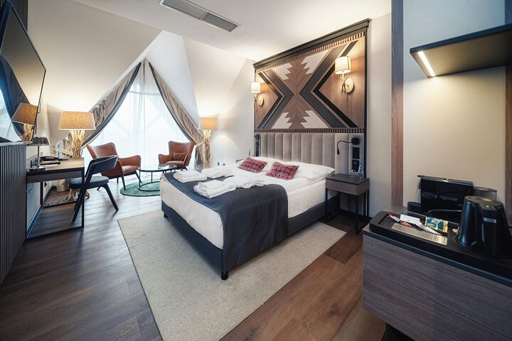 Room 44 of 98