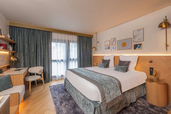 Room 23 of 156