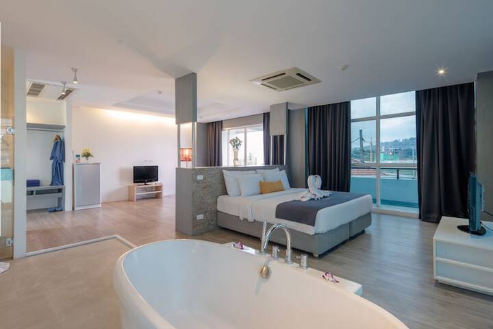 Room 18 of 90