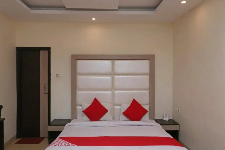 Room 3 of 25
