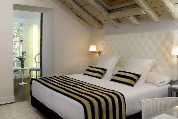 Room 8 of 46