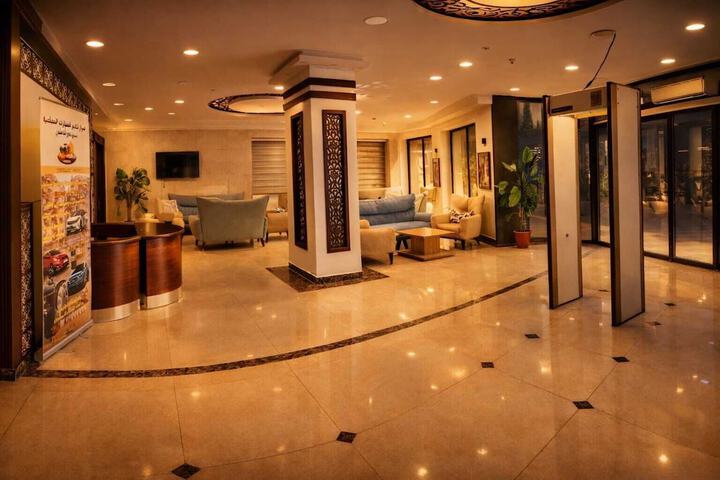 Entrance & Lobby