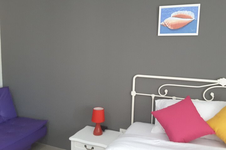 Room 9 of 94