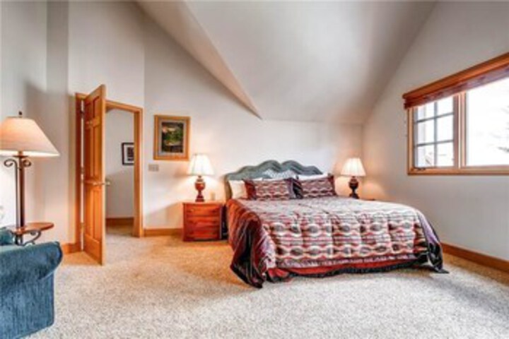 Room 27 of 29
