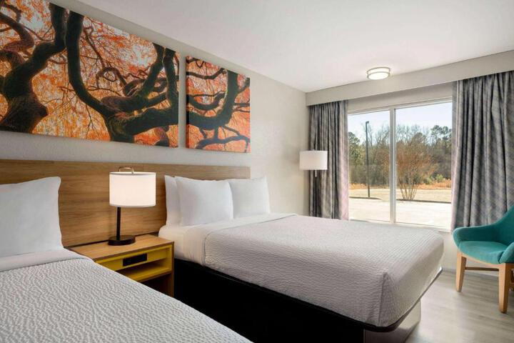 2 Double Beds Deluxe Room (2 of 8)