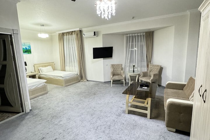 Room 19 of 46