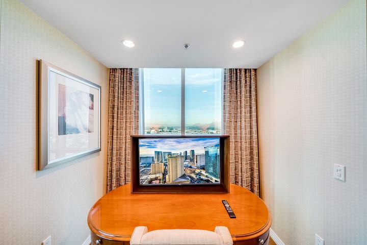 Room 17 of 103